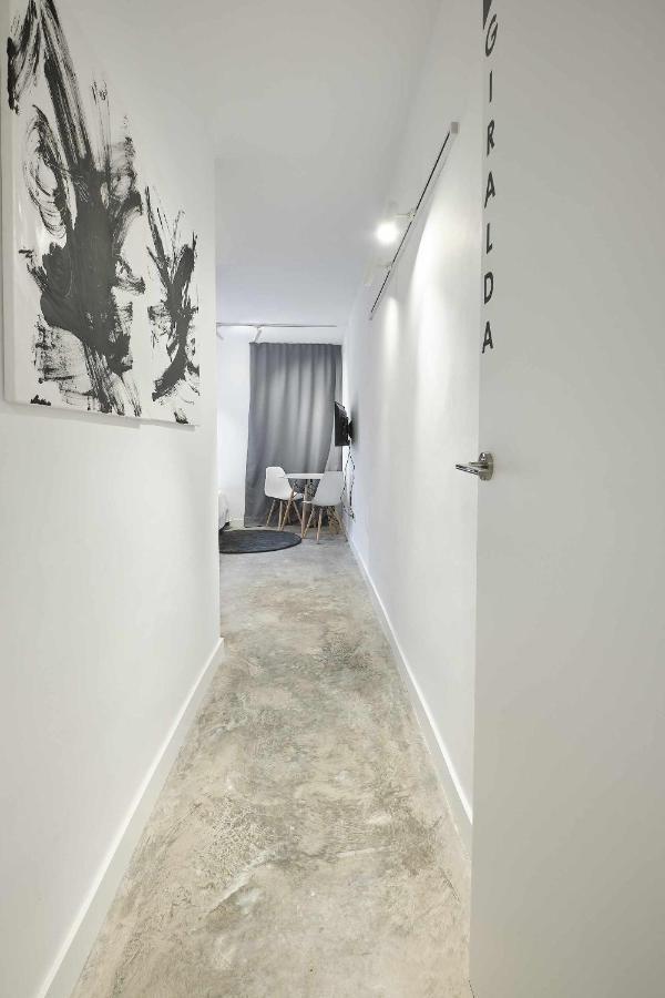 Ferienwohnung GIRALDA Modern Sevilla Exterior foto